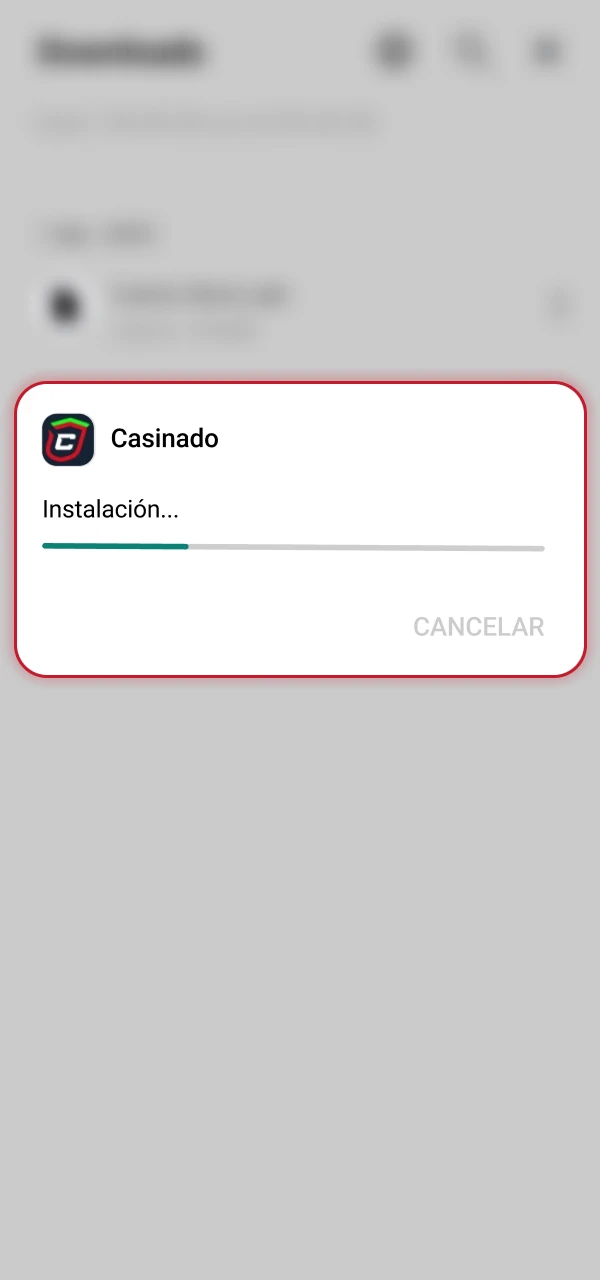 Abre la carpeta de Descargas, selecciona el APK y confirma la instalación para tener la app lista en tu móvil.
